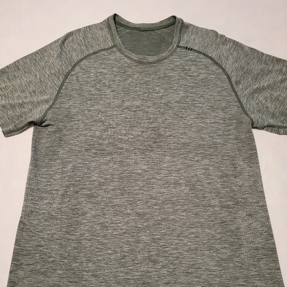 Lululemon Mens Metal Vent Tech Short Sleeve Shirt - Size Large - Green